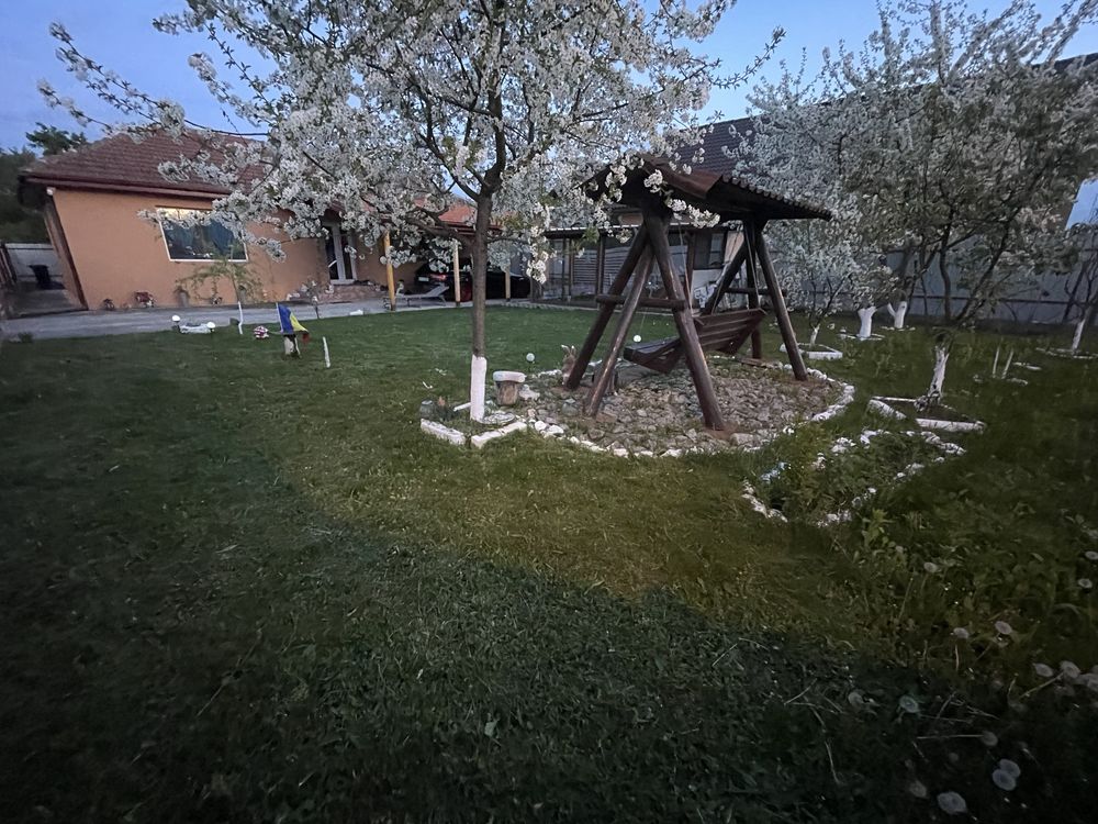 Casa de vanzare Iezureni