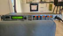 Vând procesor vocal Tascam TA-1VP (powered by Antares Auto-Tune Evo)