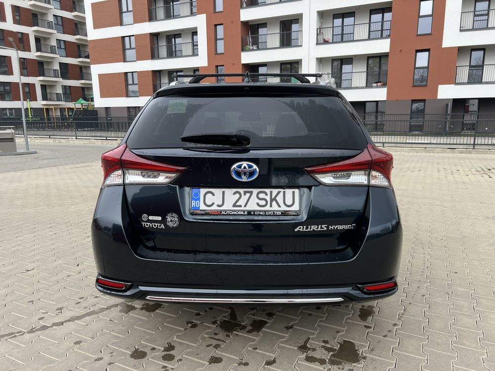 Vand Toyota Auris 1.8 Hybrid