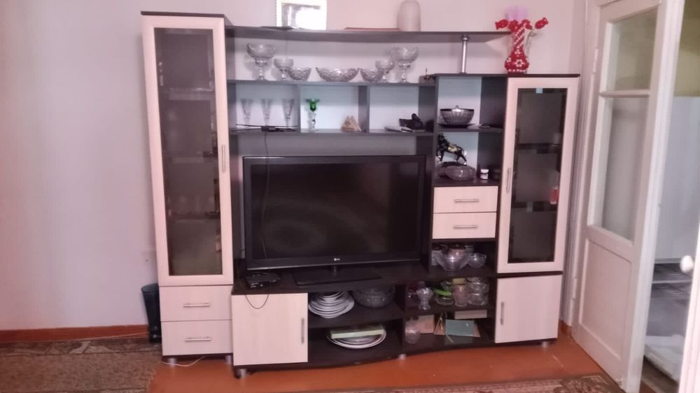 Продам мебель,столы ,шкафы