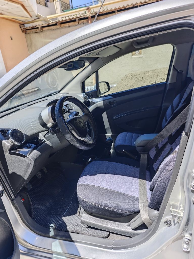Продам Chevrolet Spark 2012 серый