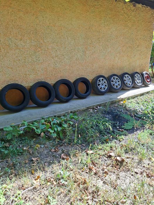 комплект зимни и летни гуми, 4 ал. джанти  и резервна гума бастун