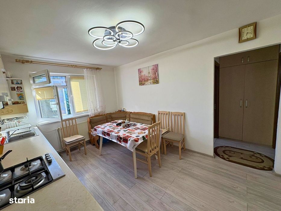 Apartament 2 camere decomandat zona Simeria (lângă piața Dolar)