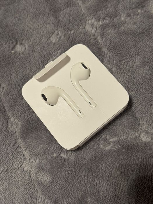Casti iphone cu fir si mufa lightning noi