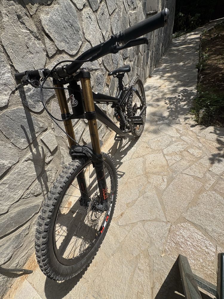 Продавам колело Kona stinky DH (DownHill)
