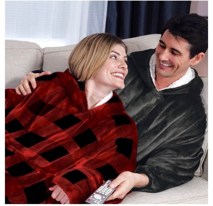 Плюшено Пухкаво Одеяло с Ръкави и Качулка Huggle Hoodie
