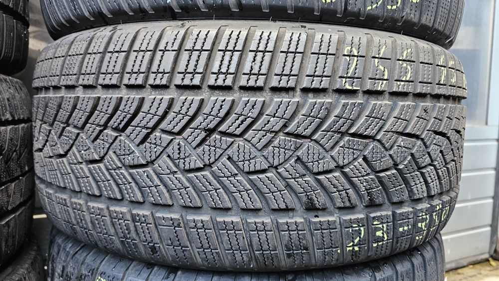 Anvelope iarna 245 45 R18 Goodyear ultragrip