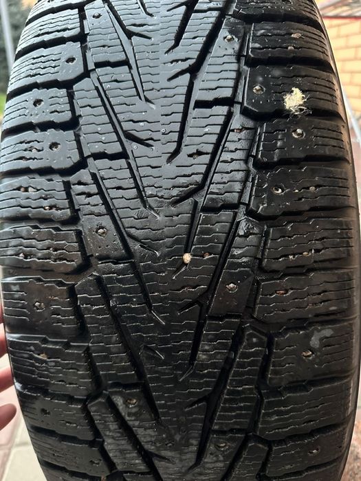 Продам зимние шины 245/55 19