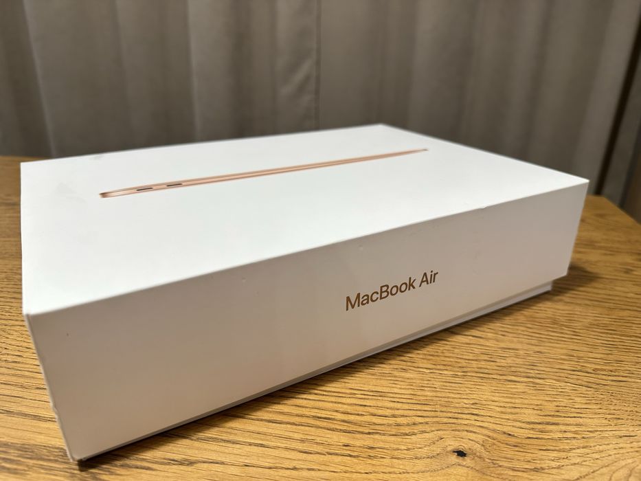 MacBook Air 13” 2019 gold
