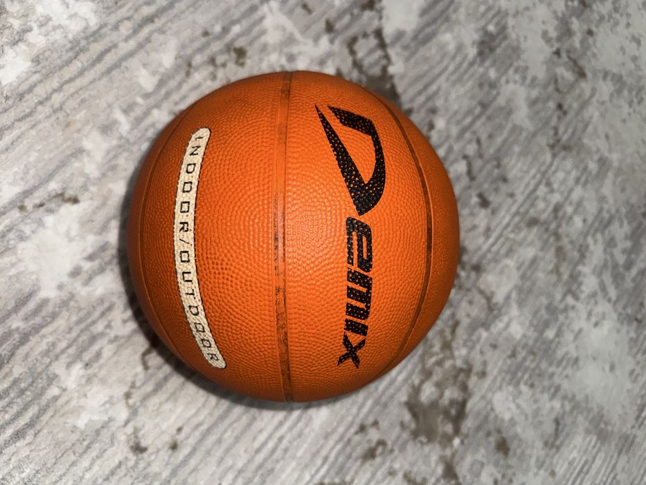 Баскетбольный мяч срочно продам