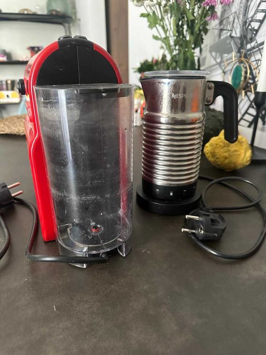 Nespresso Espressor Inissia Roșu & Aeroccino 4 spumator lapte