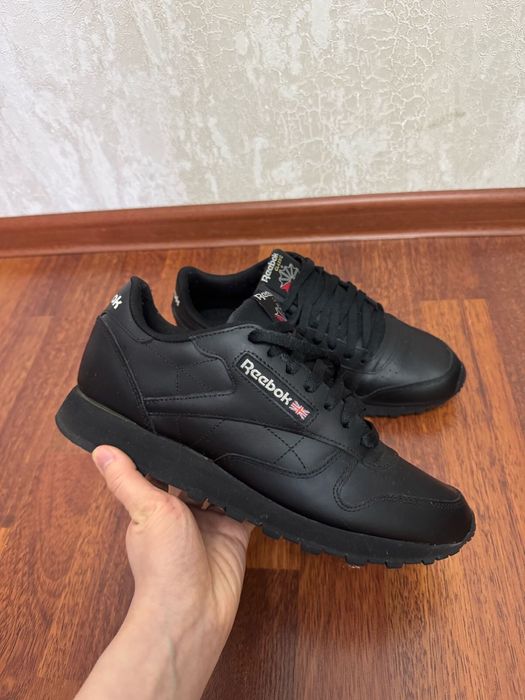 Продам кроссовки оригинал REEBOK