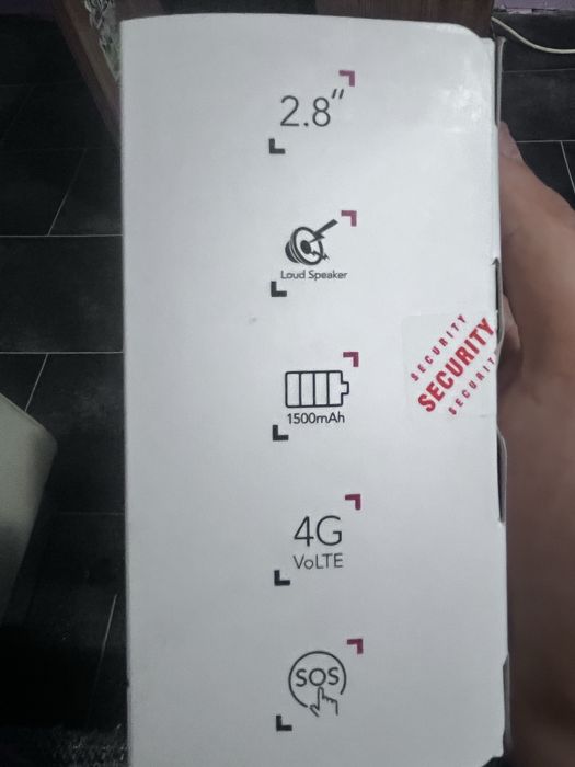 Продавам TCL 4042S