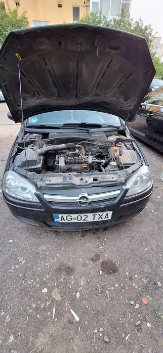 Opel corsa avariat