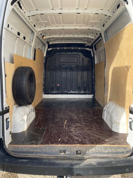 Vând Renault Master