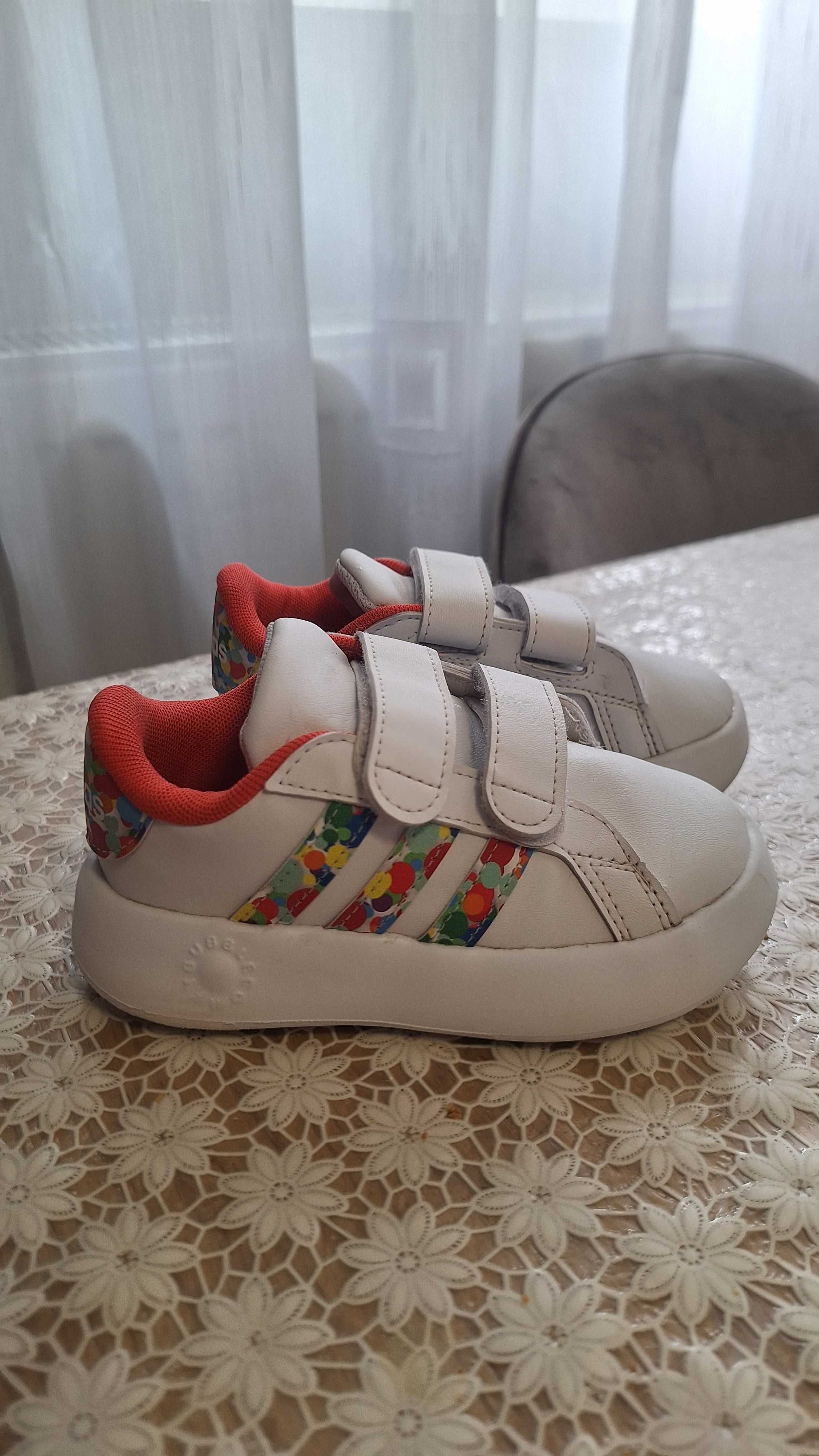 Детски маратонки Adidas buble