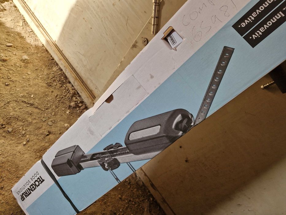 Automatizare completa usă garaj