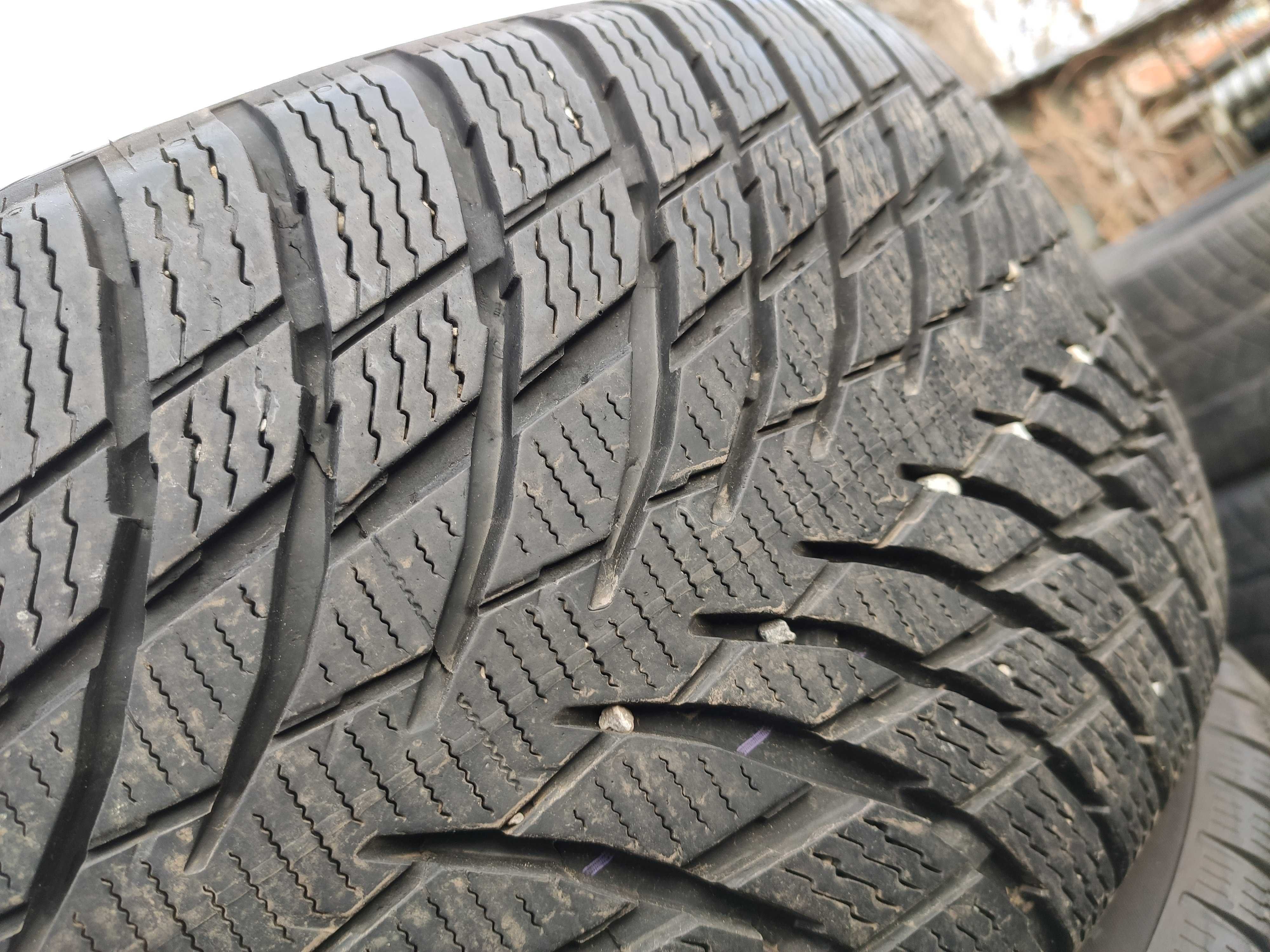 2бр Зимни гуми 235 45 19 - Michelin