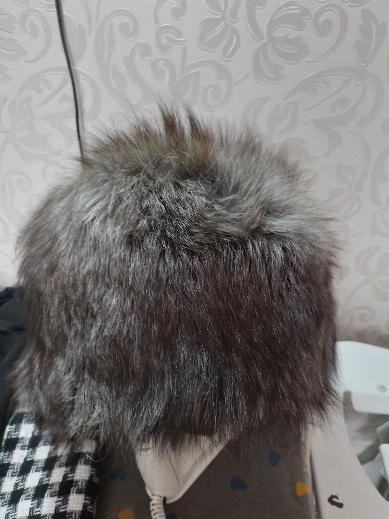 Продаётся шапка  из чернобурки б/у   в балхаше   обр по т