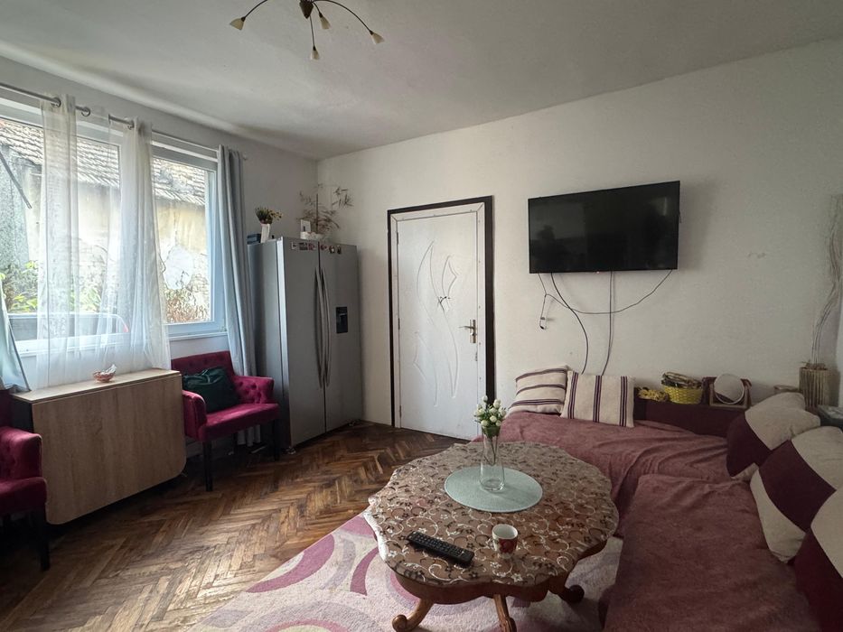 Продава се Етаж от къща в Търговище, Център - 94 кв.м за 760 €/кв.м - Снимка #1