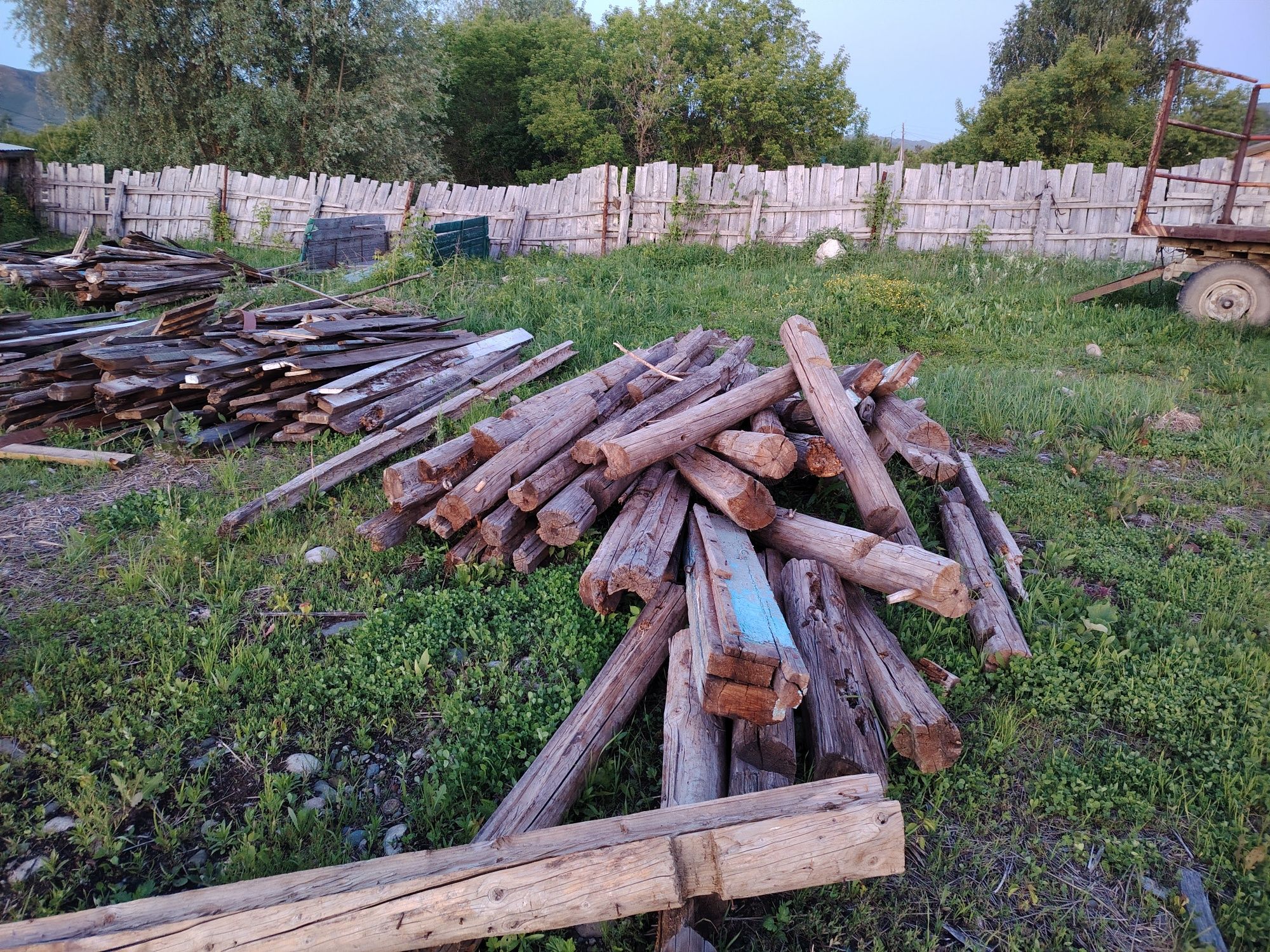 Продам на дрова разобранное строение