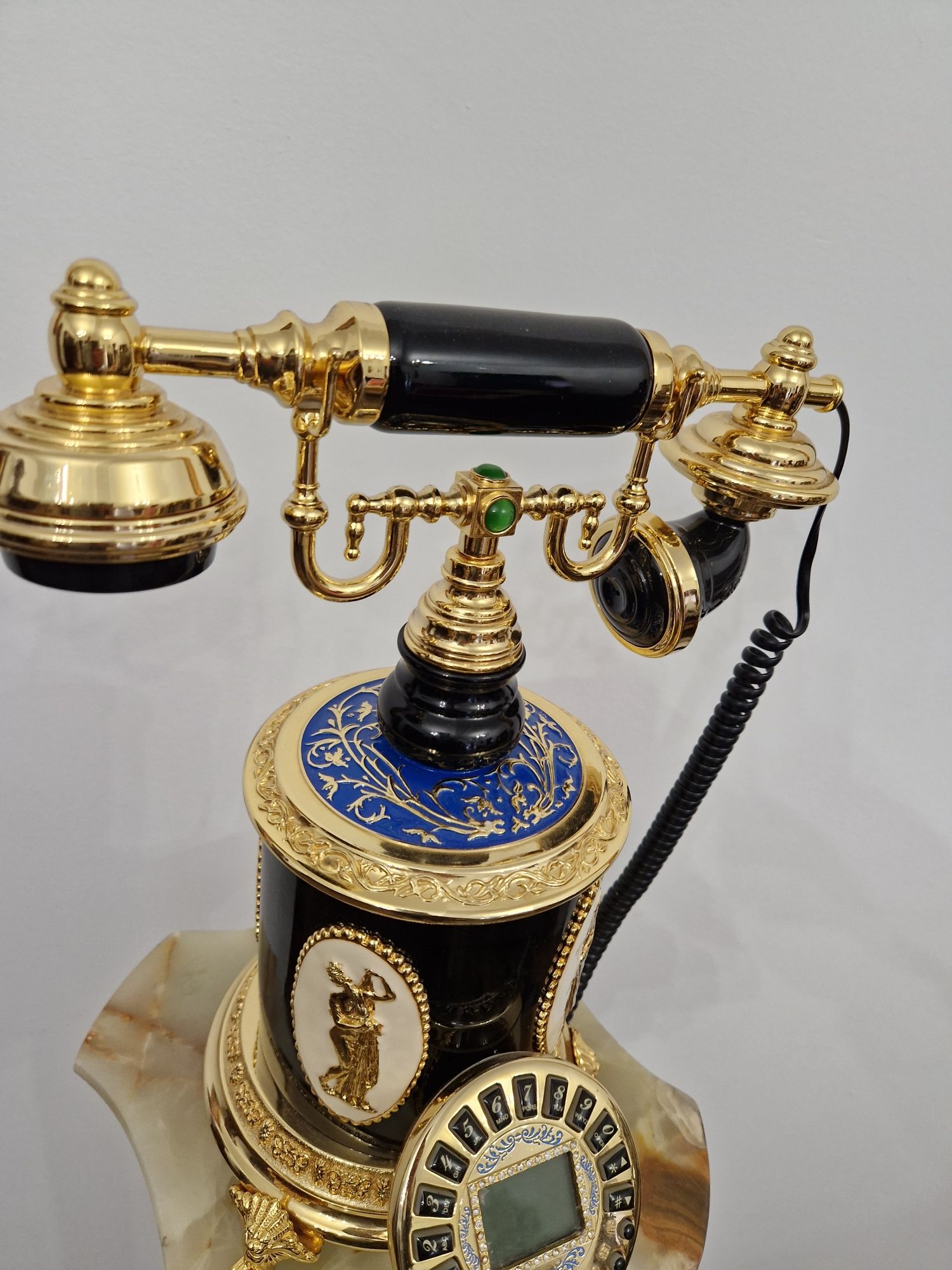 Telefon regal  vintaje bronz Deosebit