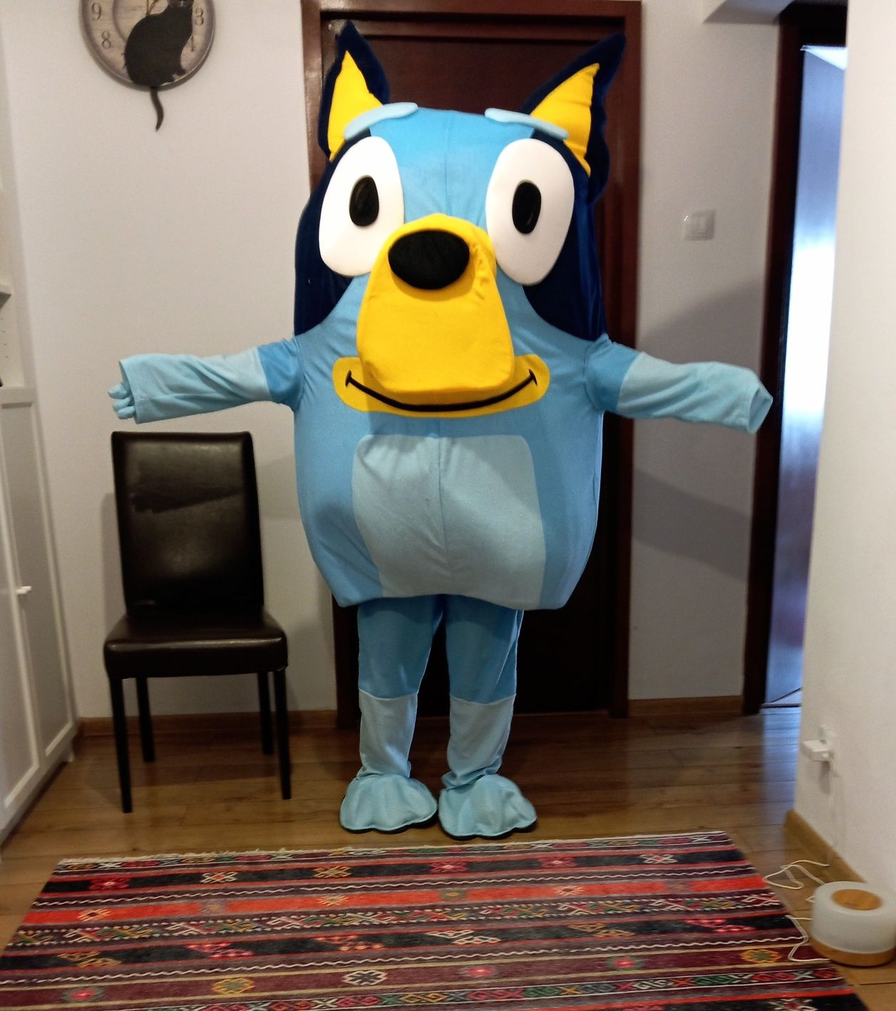 Mascota Bluey pentru adulti