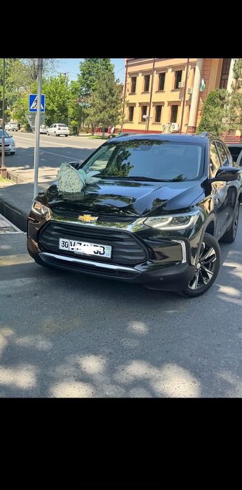 Срочно!!! Продается черный Chevrolet Tracker2 Premier!!!
