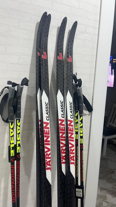 Продаю лыжи новые