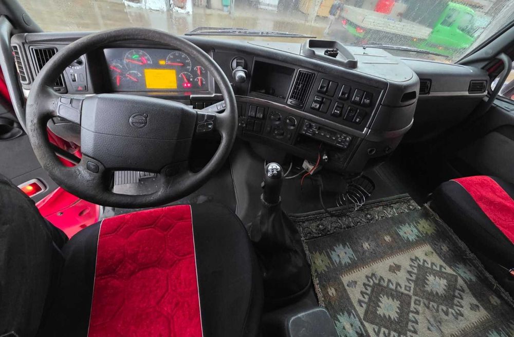 Vand cap tractor Volvo + semiremorca