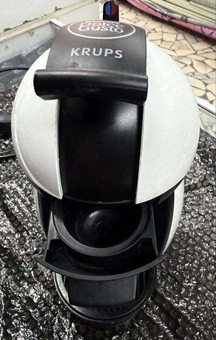 Продавам кафемашина с капсули Dolche Gusto