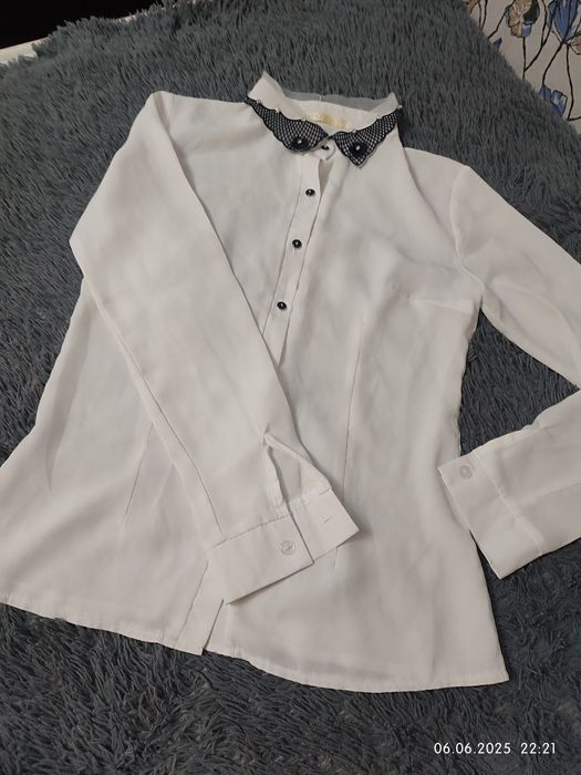 Продам школьные вещи. Смотреть в карусели