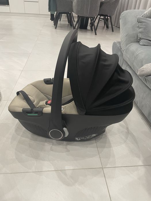 Бебешка кошница за кола Venicci