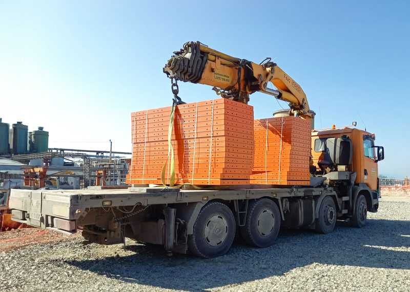 Camion cu Macara HIAB de Inchiriat. Inchirieri Macarale. Inchiriez.