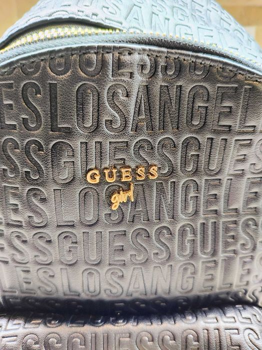 Дамска раница Guess