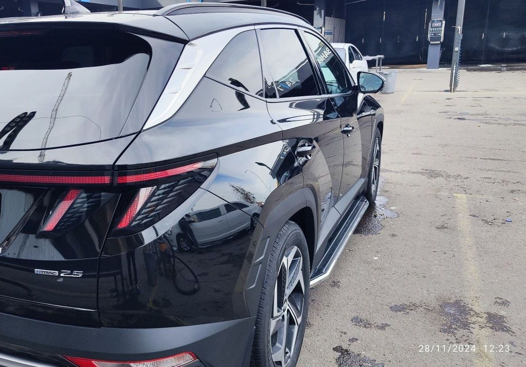 Продажа автомобиля Хундай Туксон . Автомат . Фуловая комплектация
