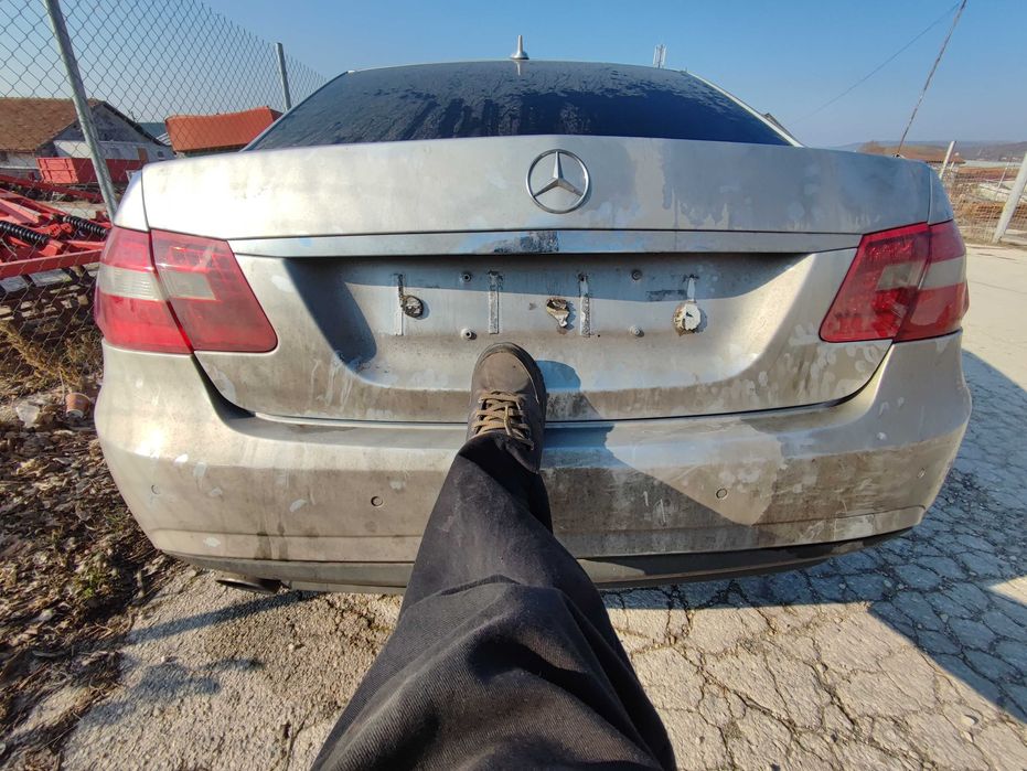 На части Mercedes W212 E200 седан автомат OM 651 136кс нов внос