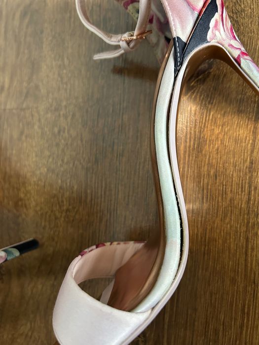 Ted Baker токчета