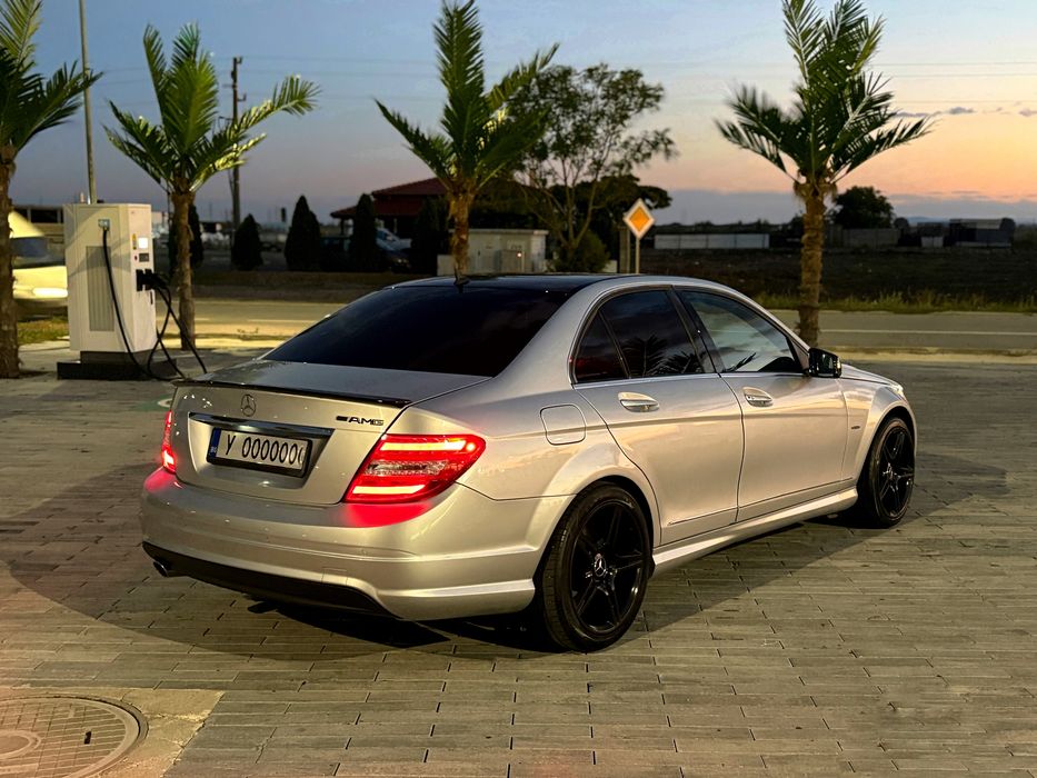 Mercedes - Benz w204 C220 AMG Line