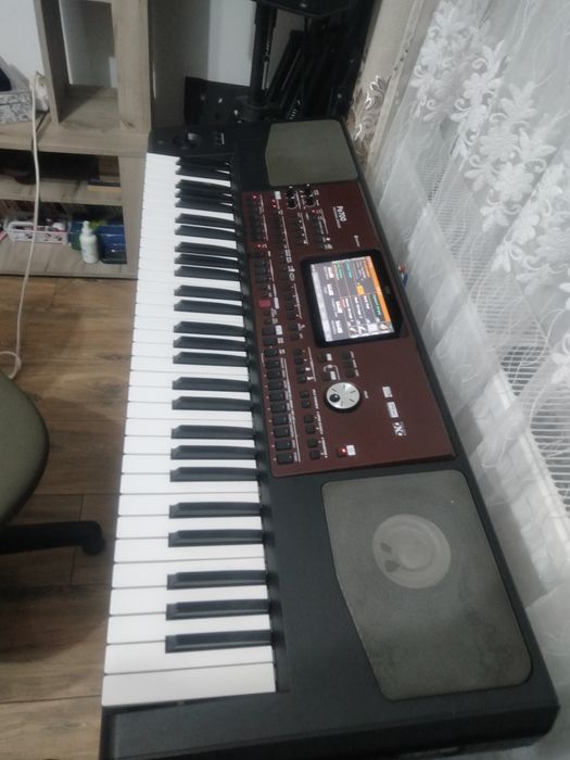 Orgă pa 700 de vînzare