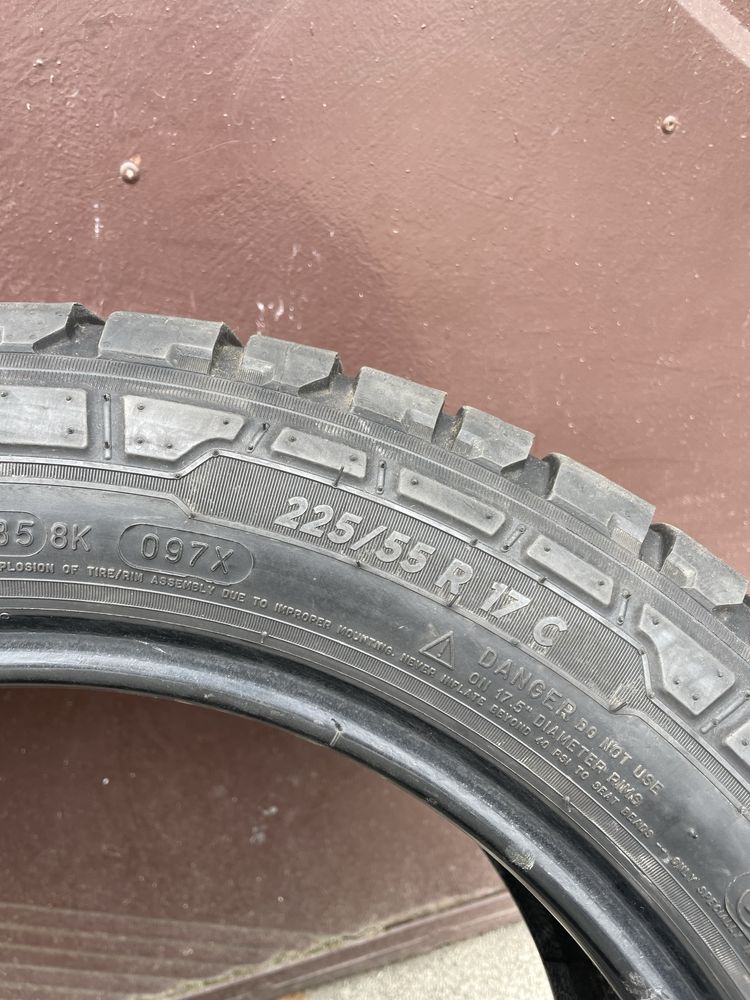 225/55 R17C Michelin