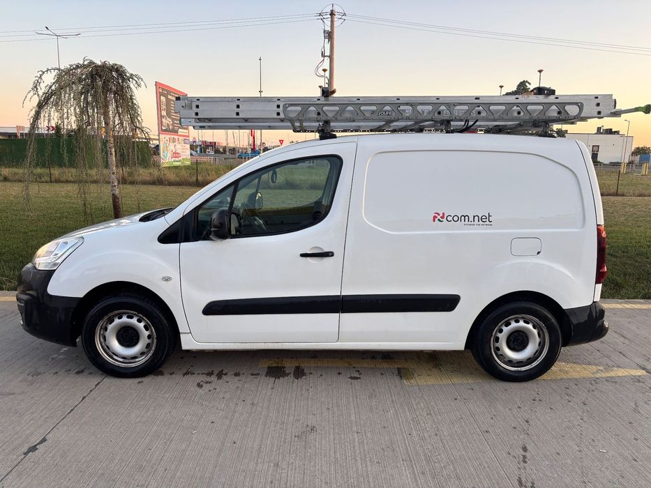 Peugeot Partner Peugeot Partner 1.6 hdi, 3 locuri Posibilitate Rate Avans 0