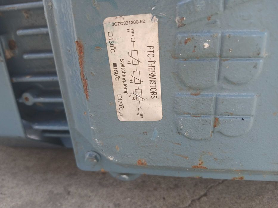 Vând motor electric