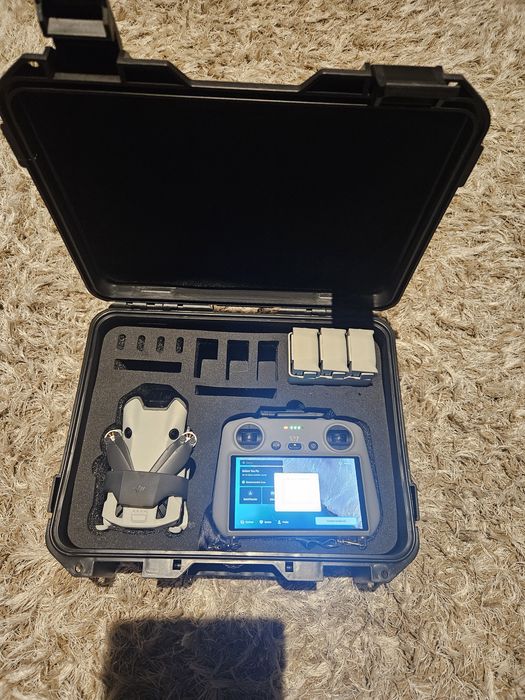 Vand Drona DJI Mini 4 Pro Fly More Combo