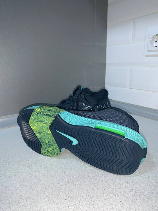 Кроссовки Nike Lebron