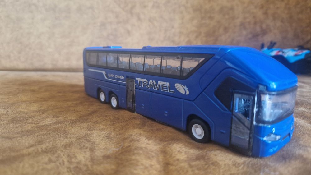 Играчки автобуси