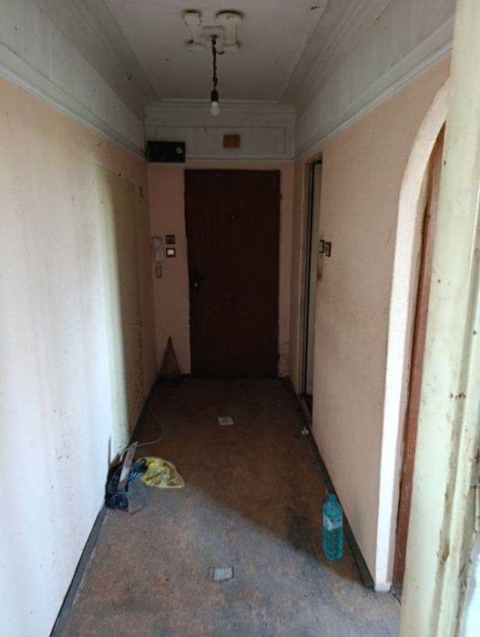 Продавам Апартамент 2 стай и кухня за ремонт с сменени дограми