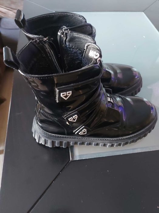 Лачени боти за момиче