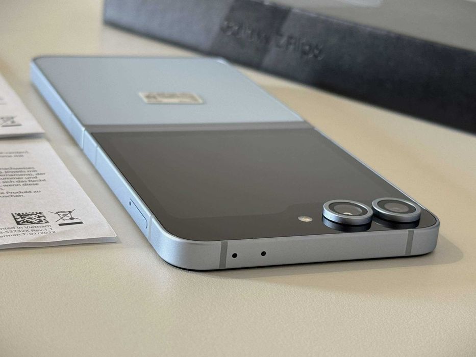 Бартер!Като НОВ!Гаранция! Samsung Galaxy Flip 6 12/256GB Blue (Син)