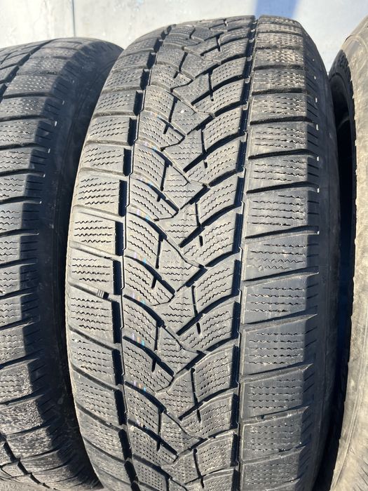 4 бр. зимни гуми 235/65/17 Dunlop SUV DOT 1718 4,5/5,5 mm